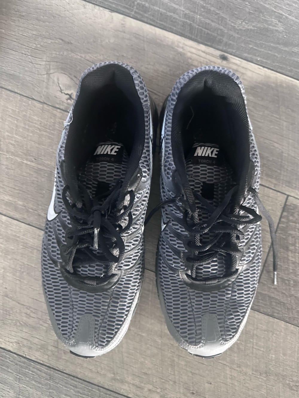 Nike Men’s Black and Gray Mesh Athletic Sneakers size 12
